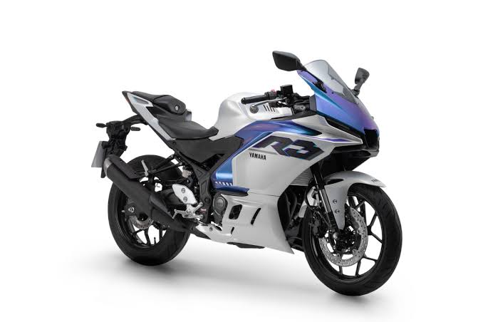 Moto esportiva estilo Yamaha R3